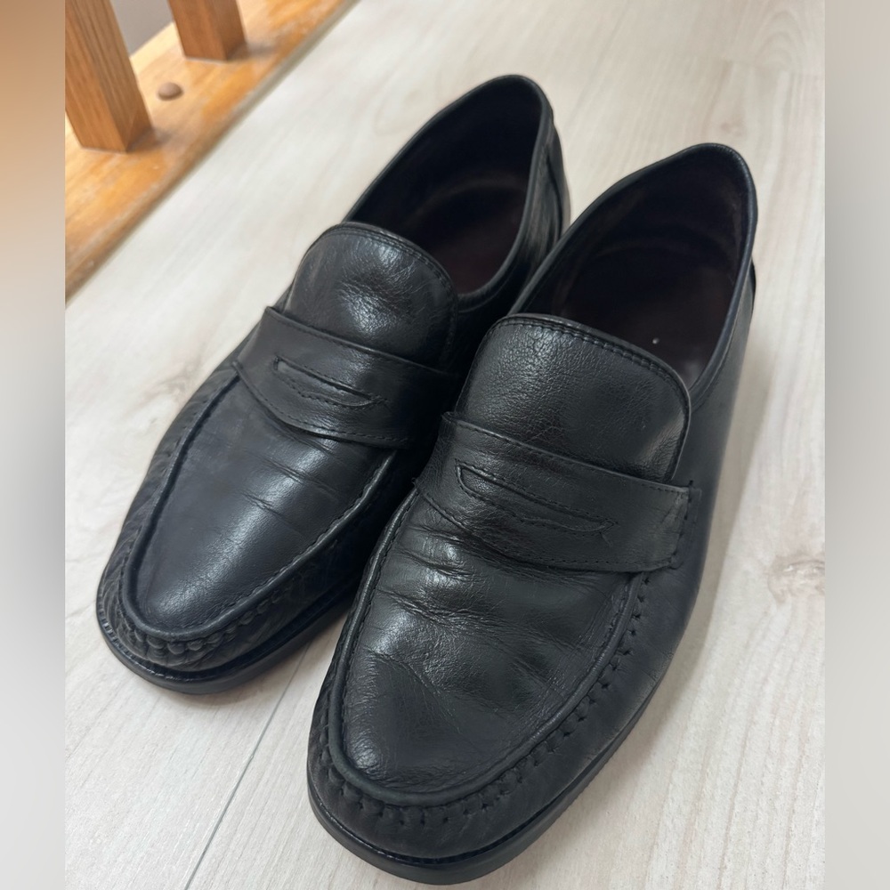 Black Leather Slip-On Loafers with Moccasin Stitching